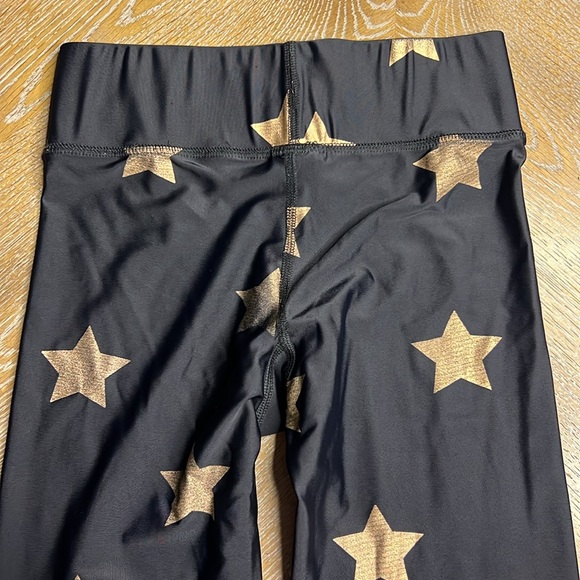 TEREZ Star Foil Printed Tall Band Performance Leggings XS - Picture 7 of 10